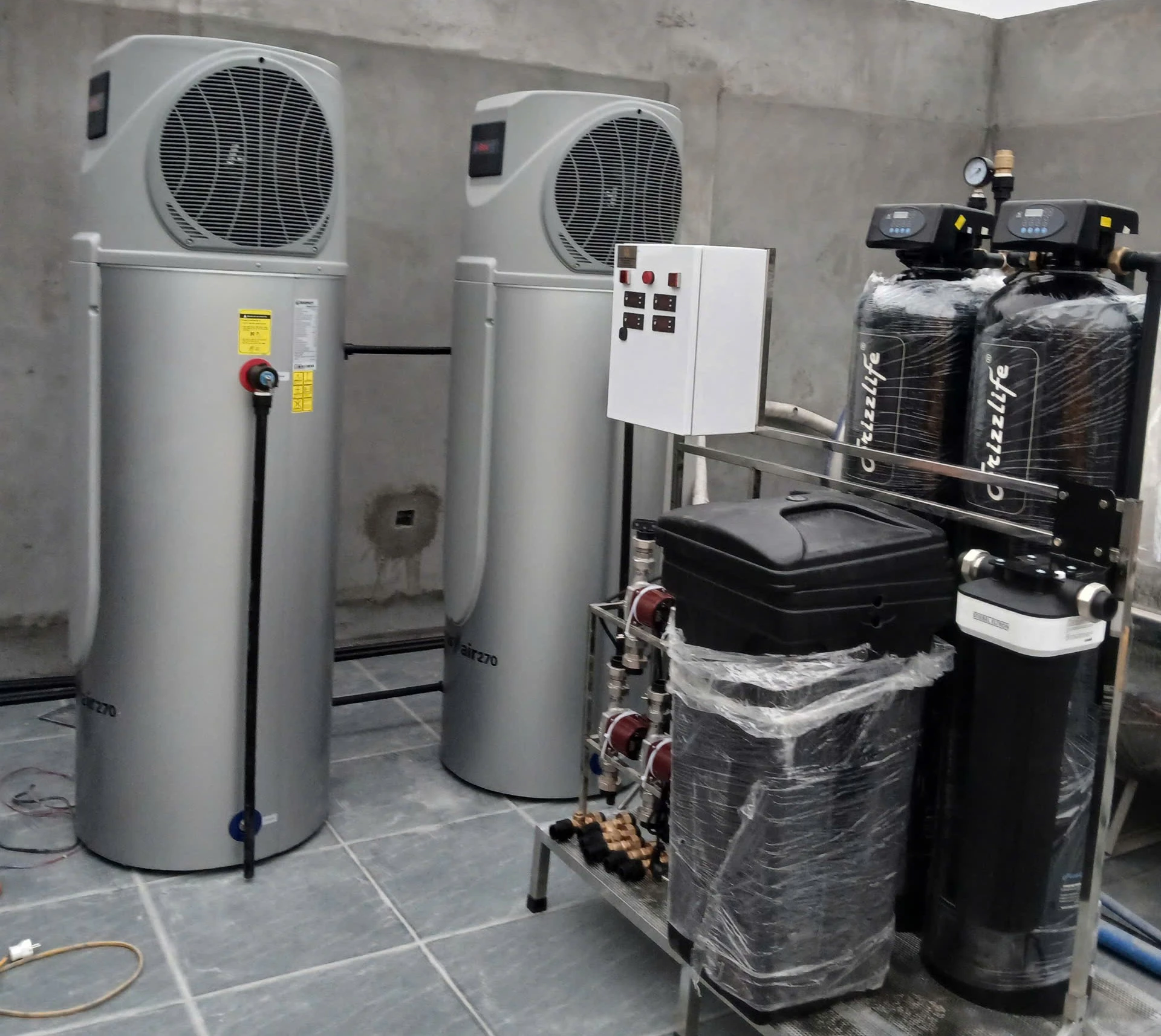 Lọc tổng Frizzlife được phân phối chính hãng bởi DeluxeHome giải quyết mọi vấn đề trên