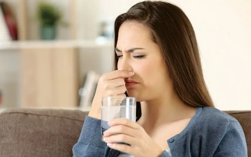 Nước có mùi clo có an toàn không?
